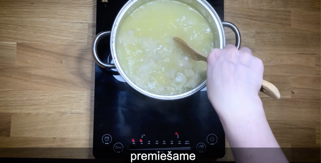 cenaková polievka v bochníku krok č. 11