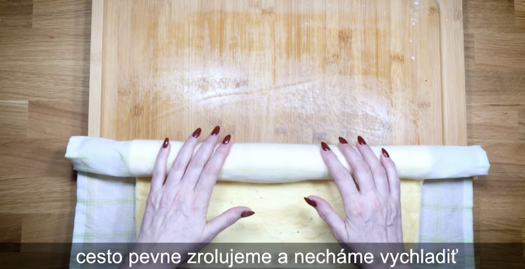 piškótová roláda s lesným ovocím krok č. 15