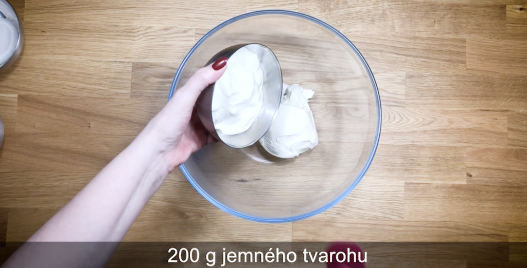 piškótová roláda s lesným ovocím krok č. 17