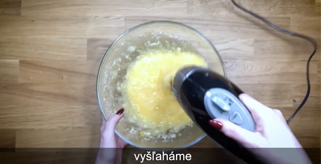 piškótová roláda s lesným ovocím krok č. 3