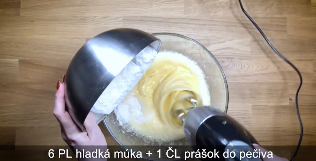 piškótová roláda s lesným ovocím krok č. 4